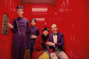 The Grand Budapest Hotel Regisseurs/Director: Wes Andersons Darsteller/Cast: Paul Schlase (Igor), Tony Revolori (Zero Moustafa), Tilda Swinton (Madame D.), Ralph Fiennes (M. Gustave)